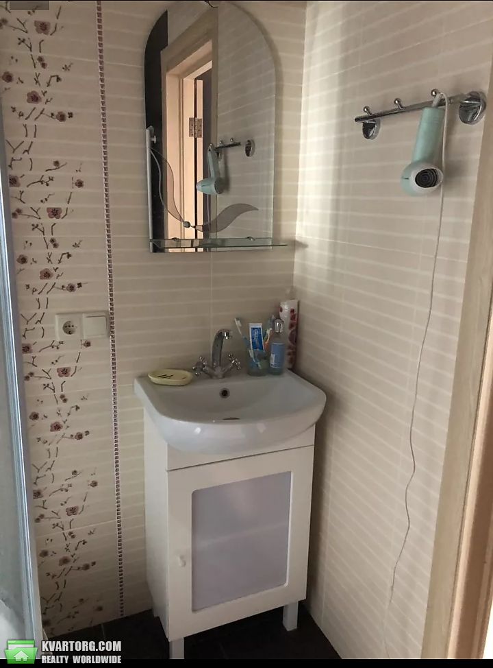 Rent out 1-room apartment. Киев,  Ревуцкого — photo 6