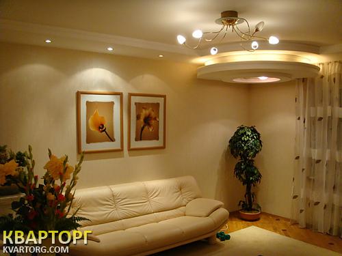 Rent out 3-room apartment. Киев,  Бажана — photo 1