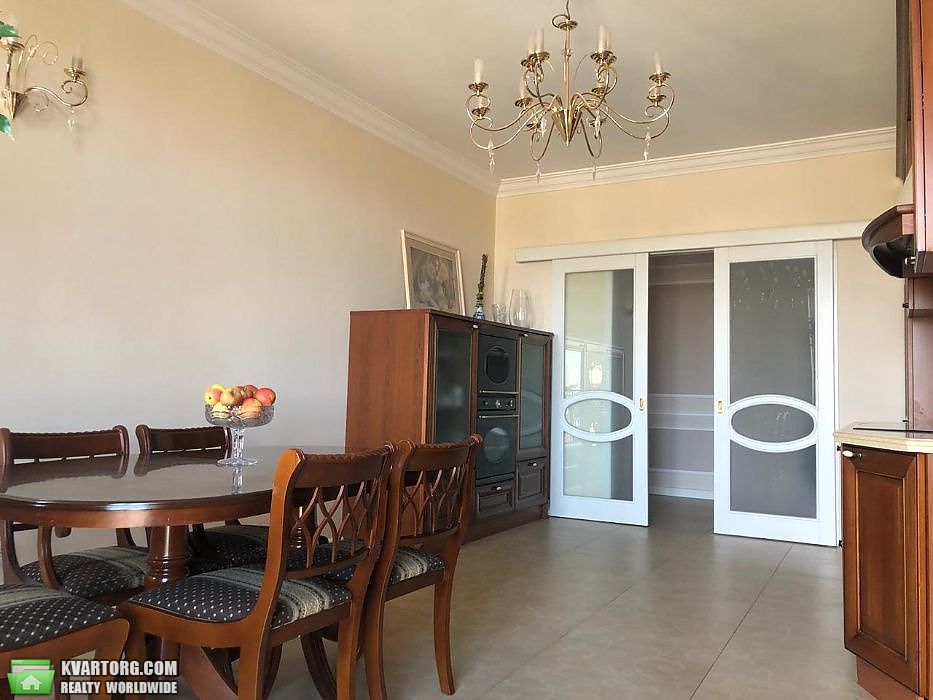 Sell 4-room apartment. Киев,  Щекавицкая — photo 3