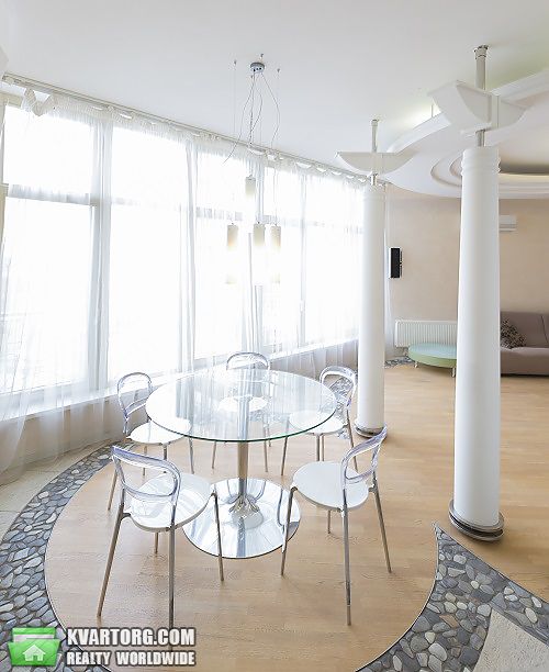 Sell 3-room apartment. Киев,  Владимирская — photo 1