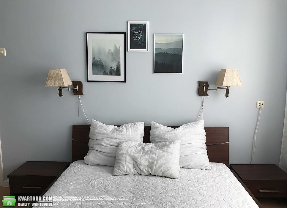 Sell 3-room apartment. Киев,  Богатырская — photo 1