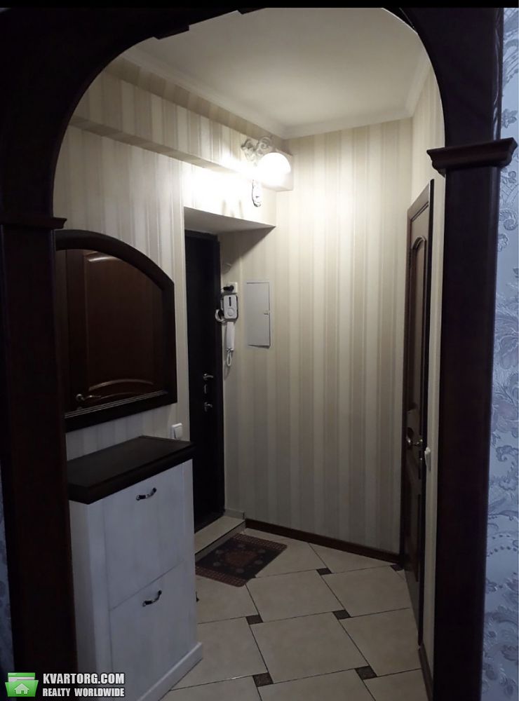 Rent out 2-room apartment. Киев,  Тропинина — photo 8