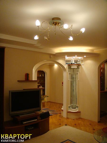 Rent out 3-room apartment. Киев,  Бажана — photo 5