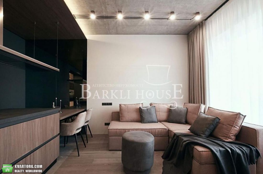 Rent out 2-room apartment. Киев,  Паньковская — photo 1