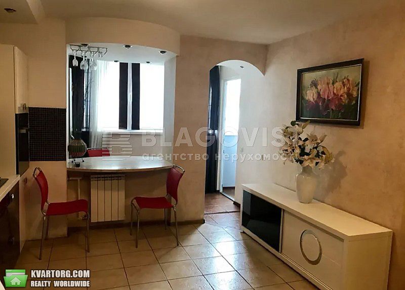 Rent out 2-room apartment. Киев,  Кловский спуск — photo 4