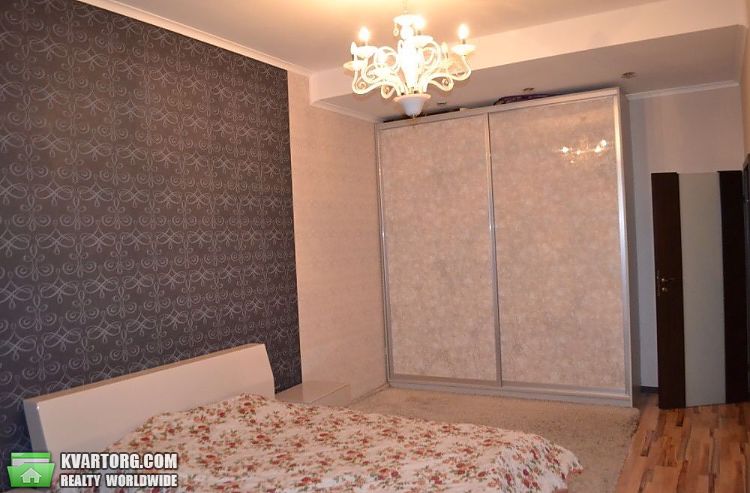 Rent out 2-room apartment. Львов,  Черновола — photo 4
