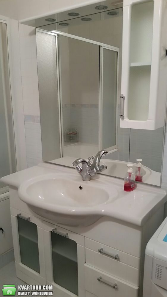 Rent out 2-room apartment. Киев,  Лебедева-Кумача — photo 9