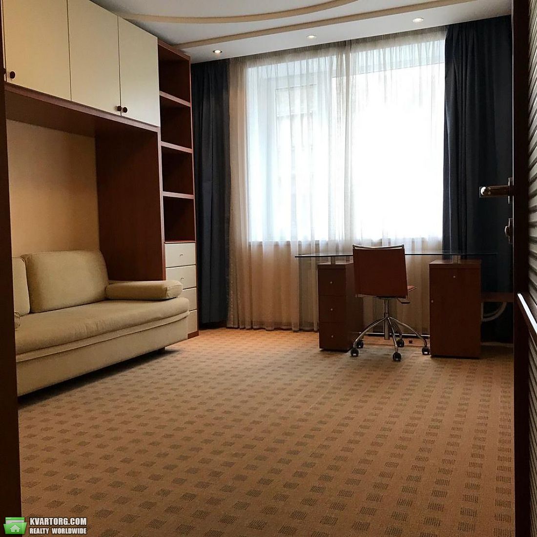 Rent out 4-room apartment. Киев,  Межигорская — photo 5