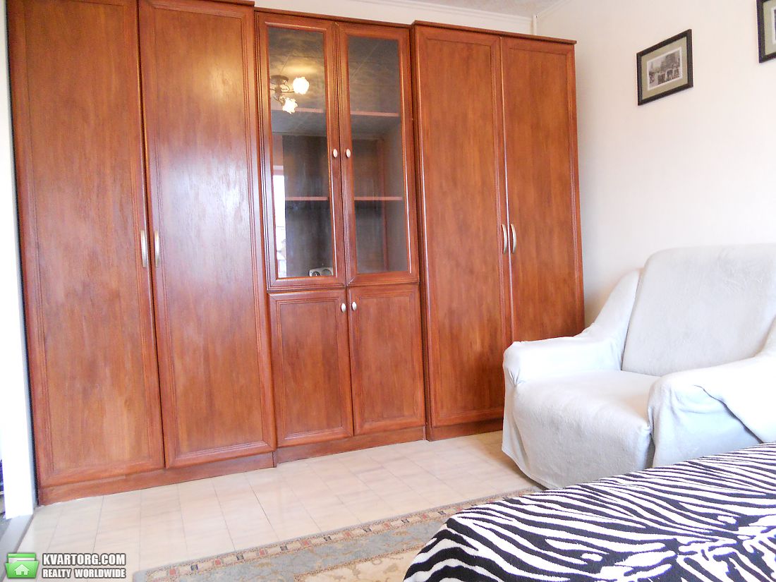 Rent out 1-room apartment. Киев,  Западная — photo 3