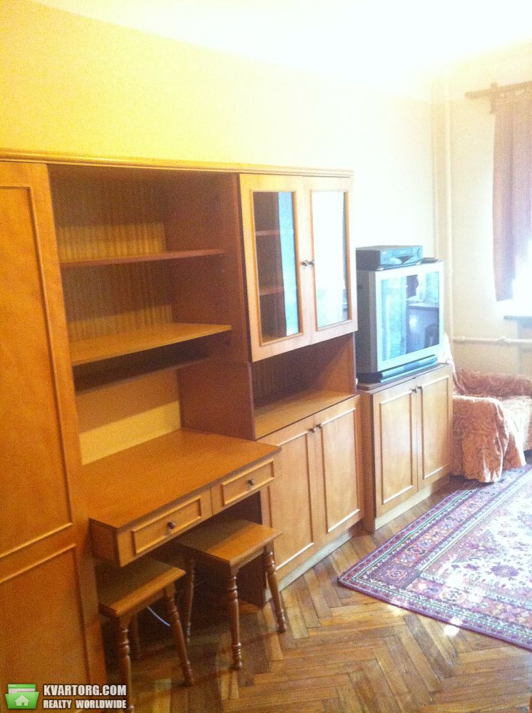 Rent out 2-room apartment. Киев, Вышгородская ул. — photo 5