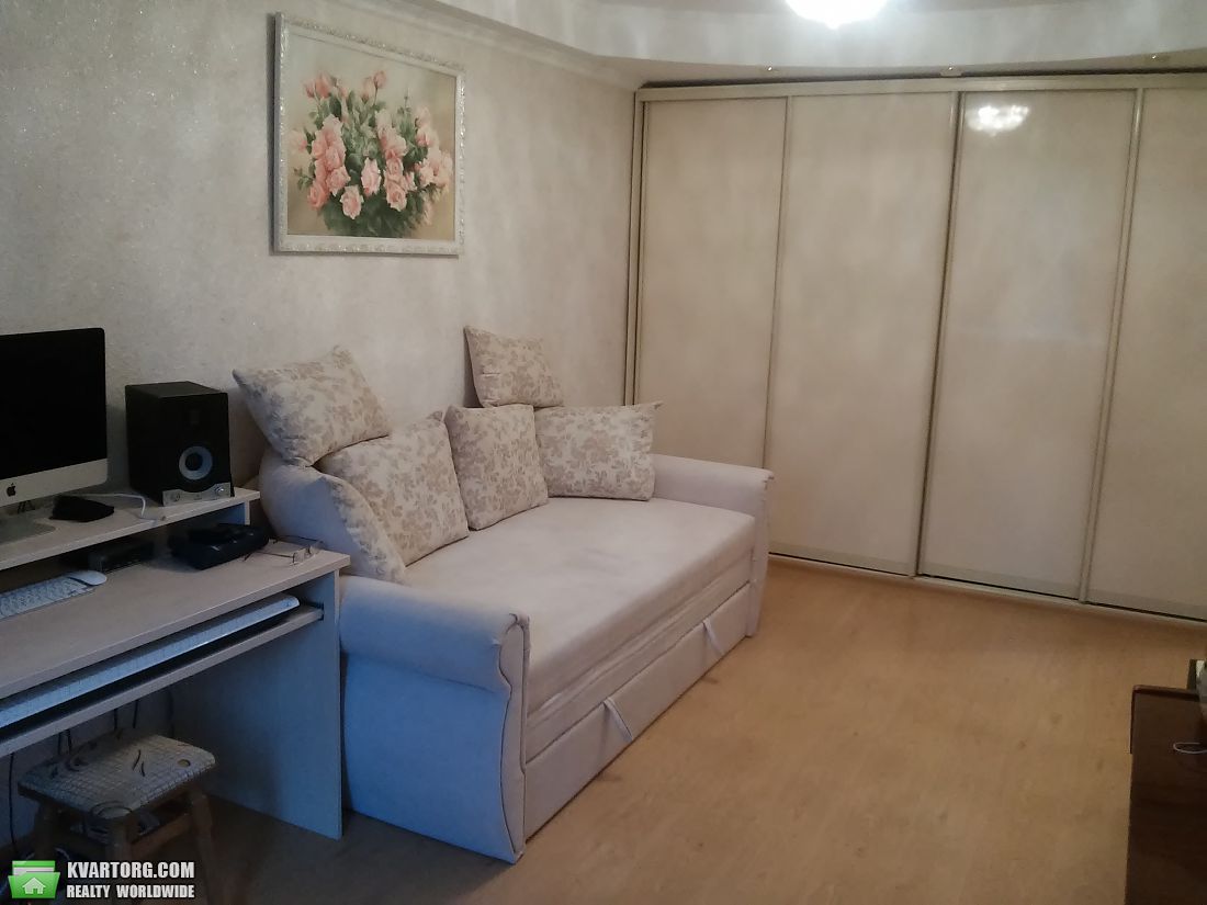 Rent out 1-room apartment. Киев,  Днепровская наб — photo 4