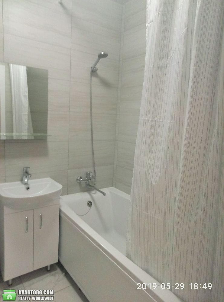 Rent out 1-room apartment. Киев,  Харьковское шоссе — photo 9