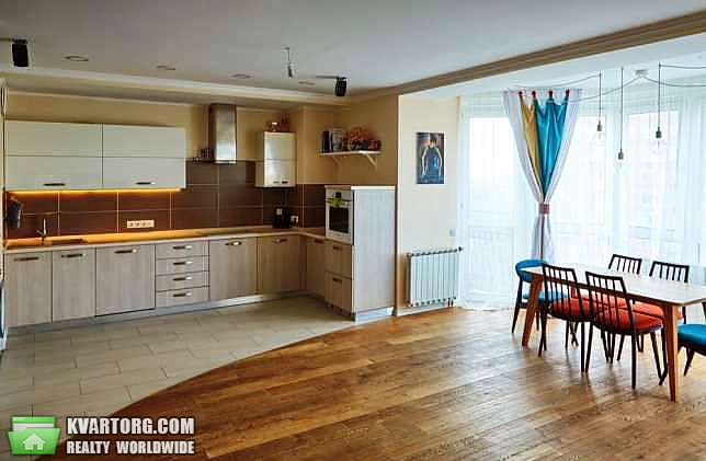 Sell 3-room apartment. Киев,  Волынская — photo 1