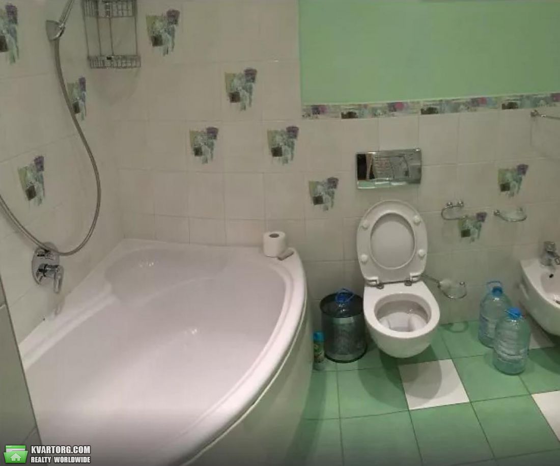 Rent out 4-room apartment. Киев,  Боткина — photo 5