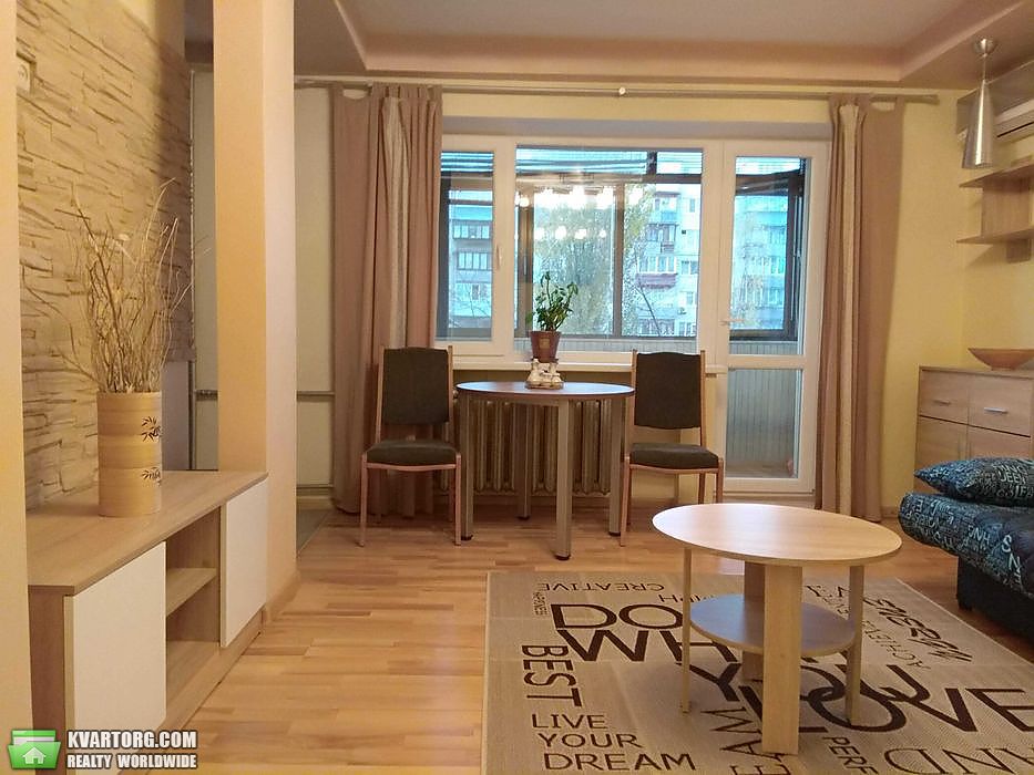 Rent out 3-room apartment. Киев,  Энтузиастов — photo 5