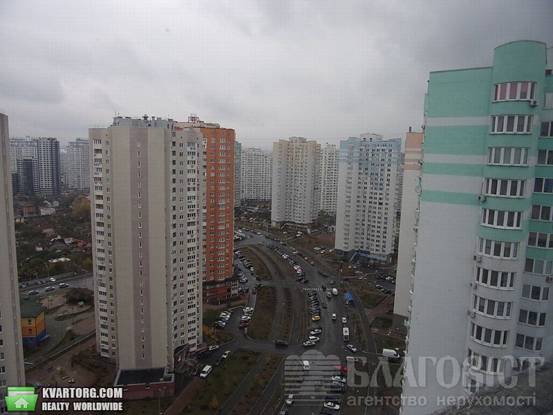 Rent out 3-room apartment. Киев,  Чавдар — photo 8