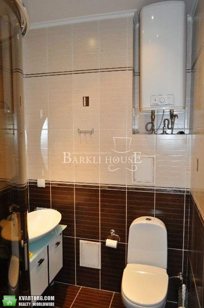 Rent out 2-room apartment. Киев,  Черновола — photo 8