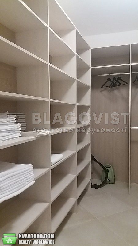 Rent out 4-room apartment. Киев,  Шевченко бул — photo 8