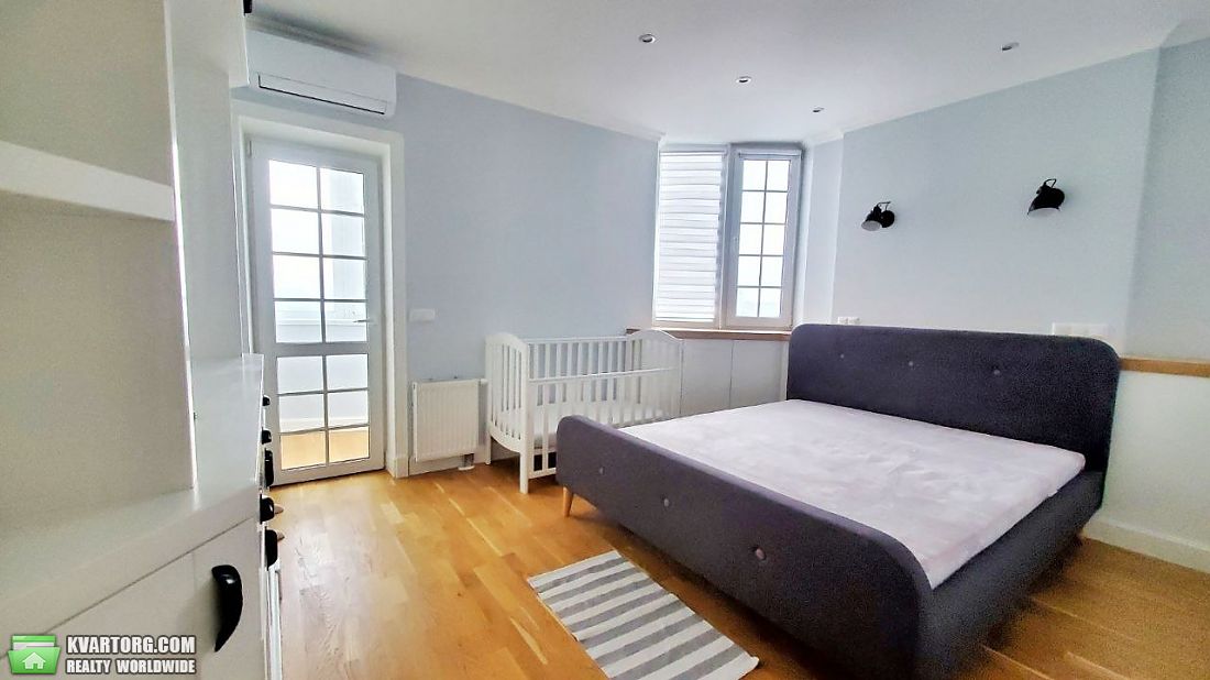 Rent out 2-room apartment. Киев, Соборности — photo 4