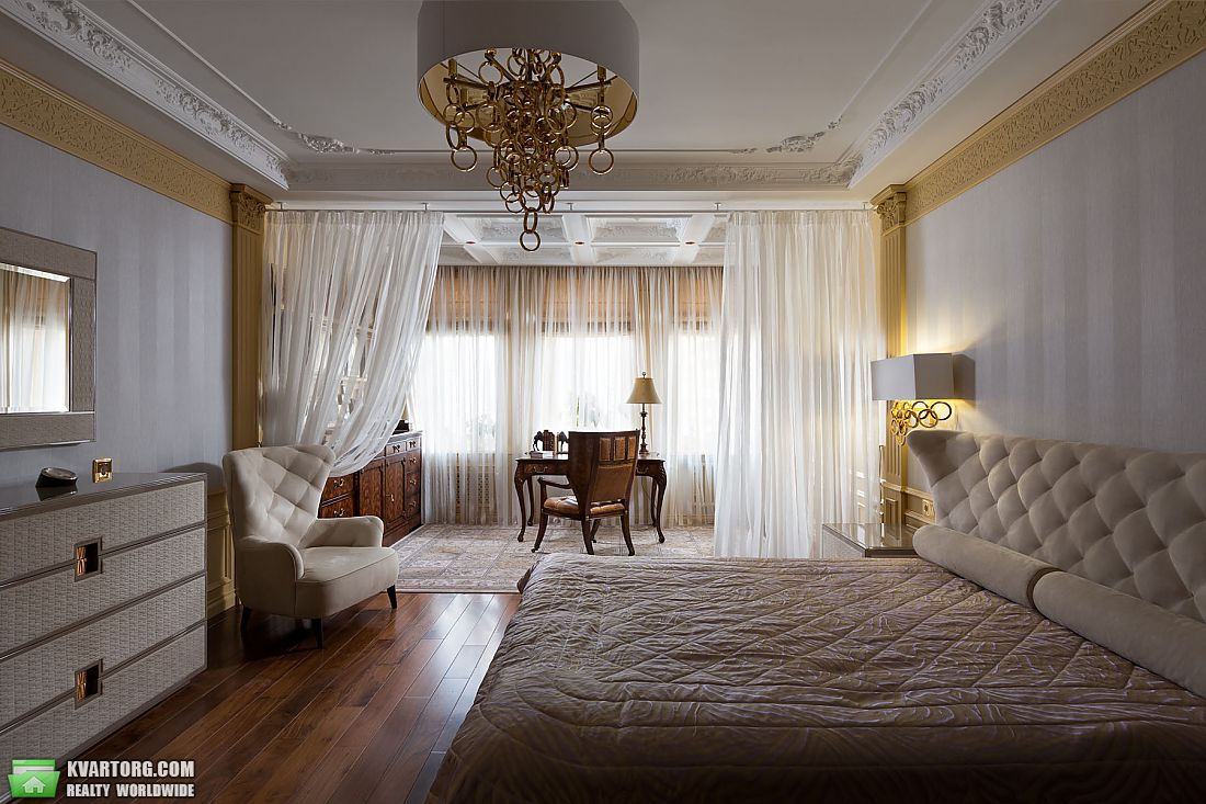 Sell 4-room apartment. Киев,  Щорса — photo 2