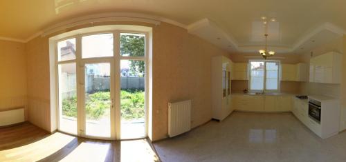 Sell house. Одесса, Светлая улица — photo 1