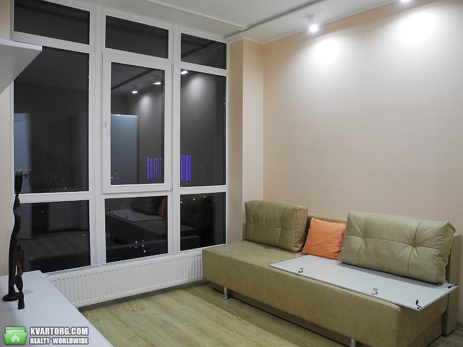 Rent out 2-room apartment. Киев,  Подвысоцкого — photo 3