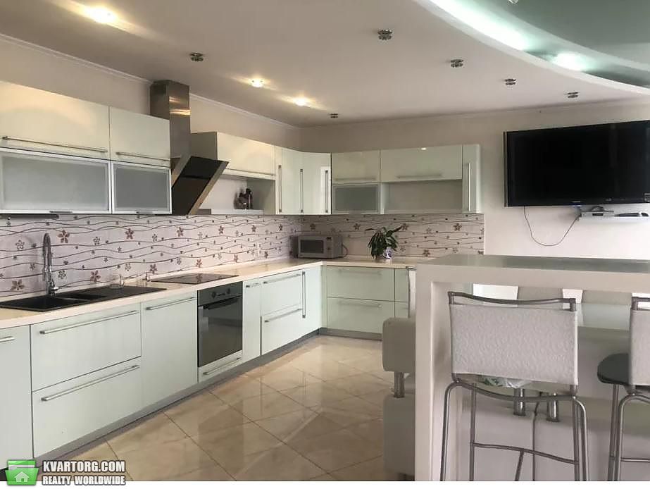 Rent out 3-room apartment. Киев,  Срибнокильская — photo 10