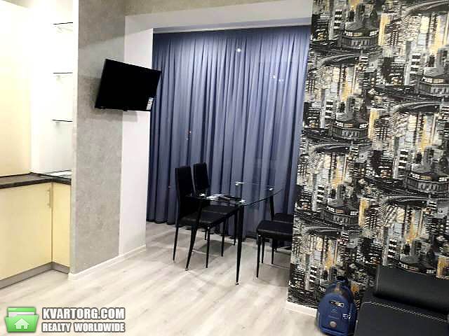 Rent out 2-room apartment. Днепропетровск,  Жуковского — photo 3