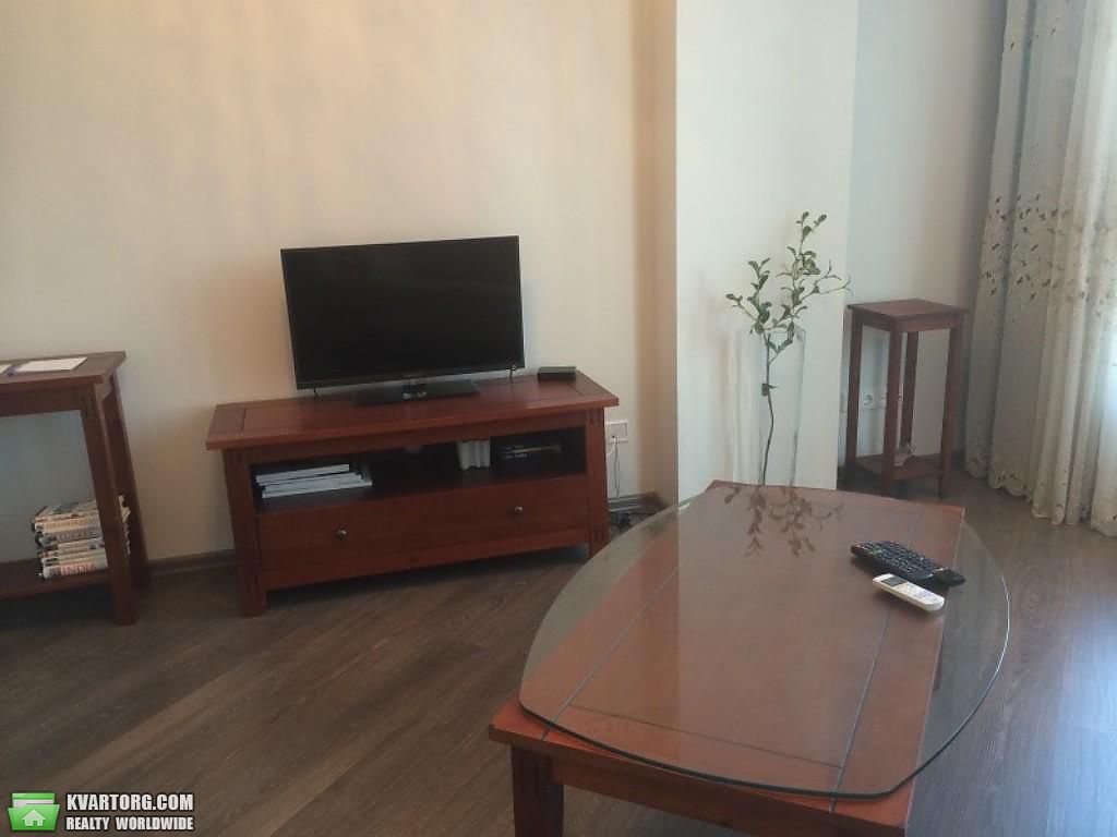 Rent out 2-room apartment. Киев,  Драгомирова — photo 2