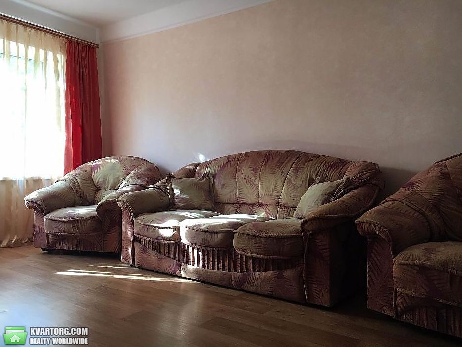 Rent out 2-room apartment. Киев, Космическая — photo 1