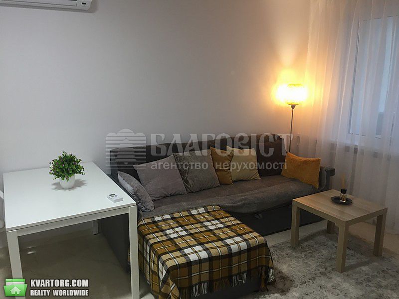Rent out 2-room apartment. Киев,  Луначарского — photo 1