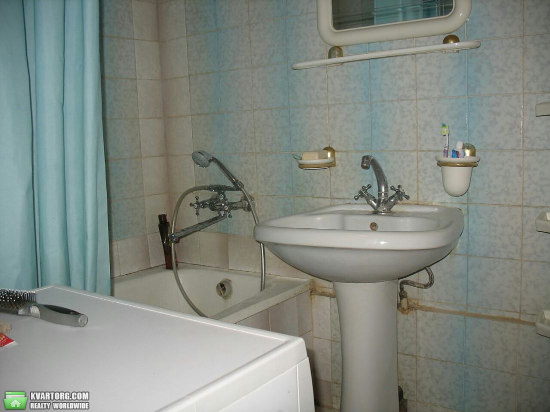 Rent out 3-room apartment. Киев,  Русановская наб — photo 9