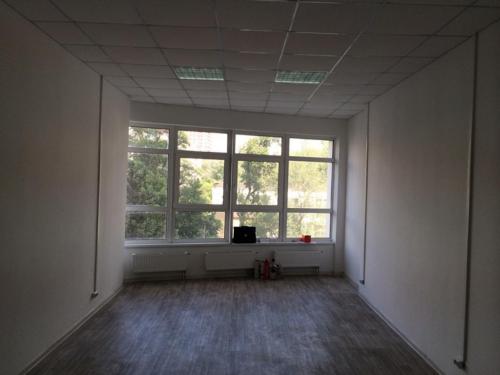 Rent out office. Киев, Кловский спуск — photo 1