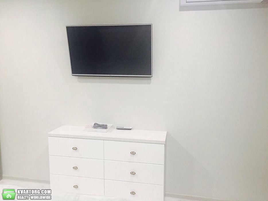 Rent out 2-room apartment. Днепропетровск, Лазаряна — photo 9