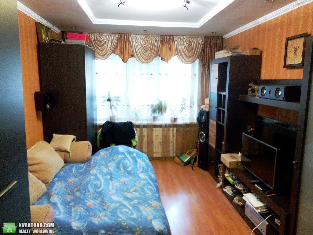 Sell 3-room apartment. Киев,  Зодчих — photo 1
