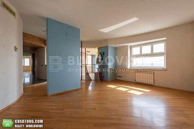 Sell 4-room apartment. Киев,  Клиническая — photo 3
