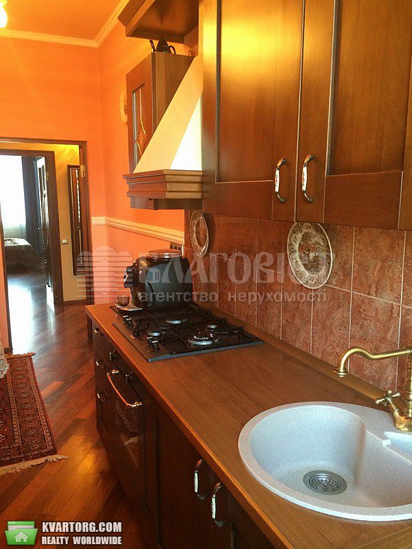 Rent out 3-room apartment. Киев,  Шелковичная — photo 10