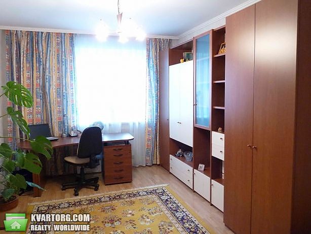 Rent out 3-room apartment. Киев,  Клиническая — photo 8