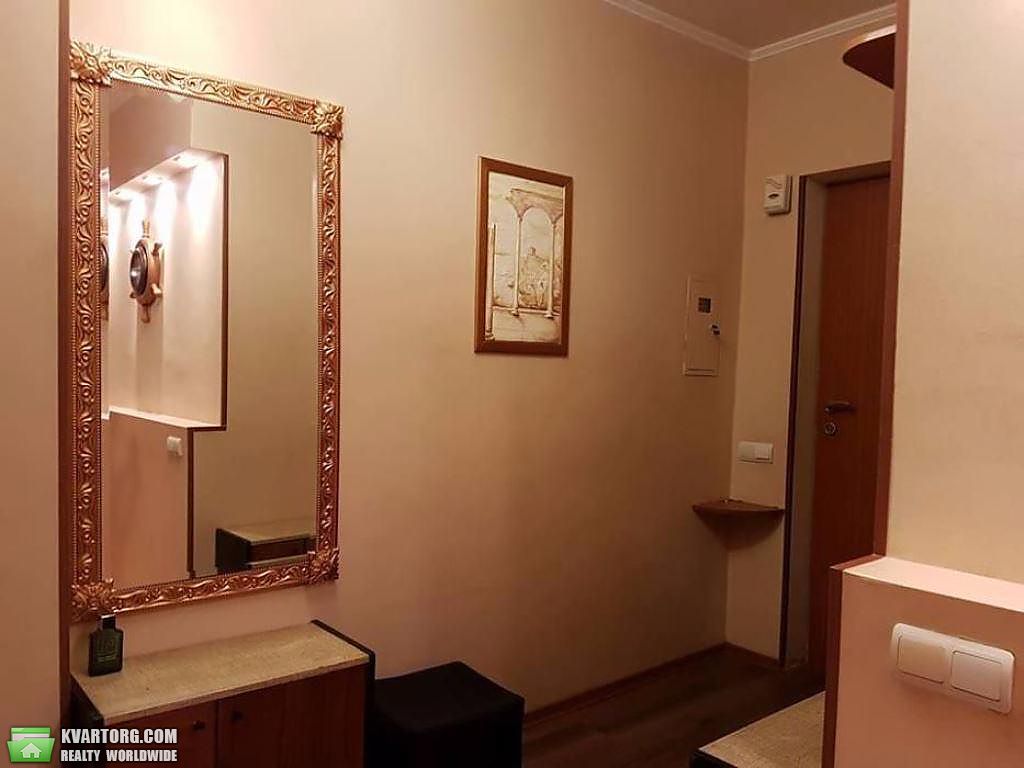 Rent out 2-room apartment. Киев,  Мазепы — photo 10