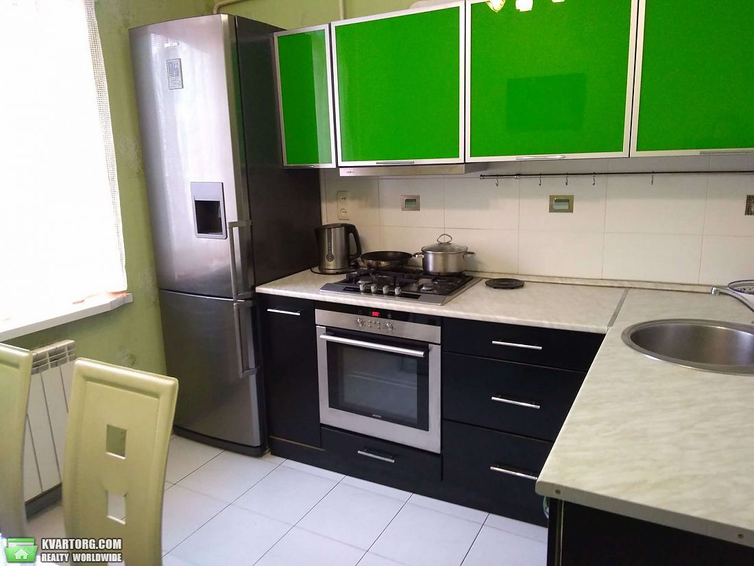 Rent out 2-room apartment. Киев, Боткина ул. — photo 1