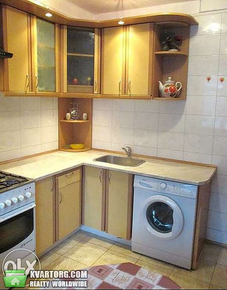 Rent out 3-room apartment. Киев,  Жукова — photo 2