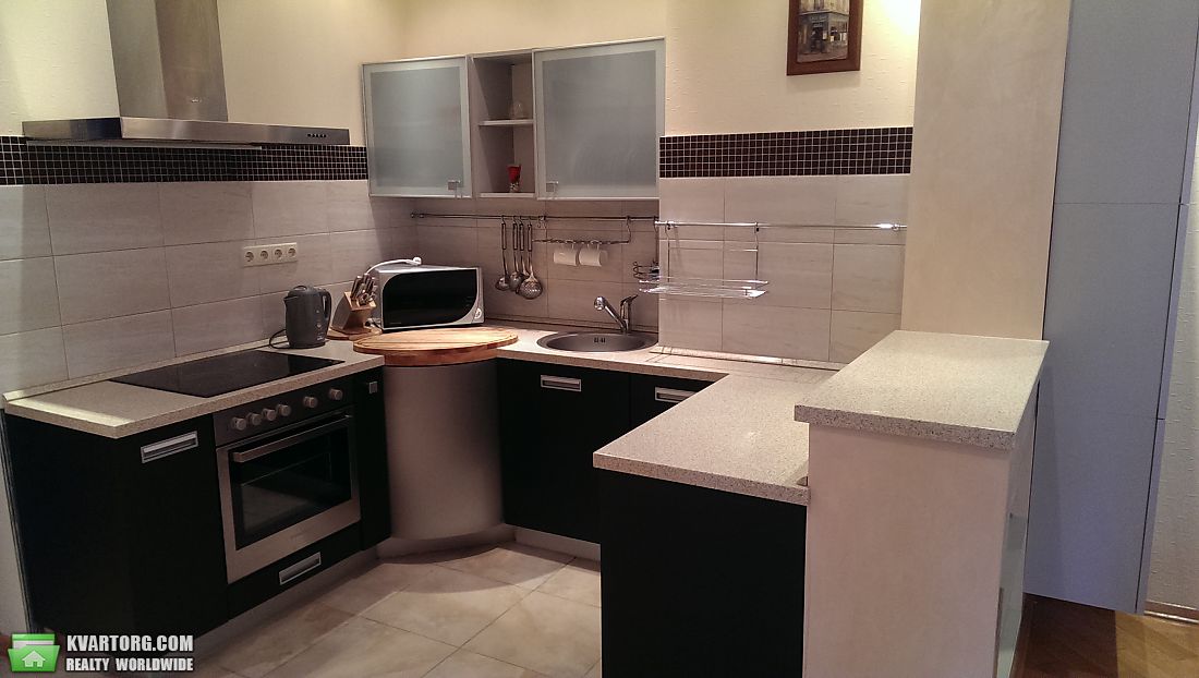 Rent out 3-room apartment. Киев,  Щорса — photo 1