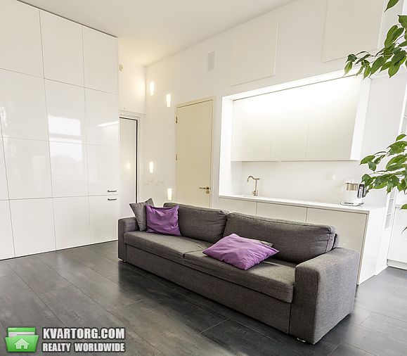 Sell 2-room apartment. Киев,  Андреевская — photo 1