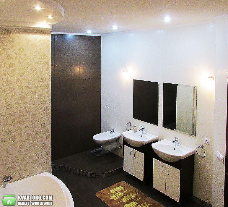 Rent out 3-room apartment. Киев,  Щорса — photo 5
