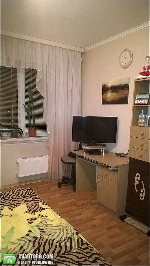 Sell 3-room apartment. Киев,  Героев Днепра — photo 1