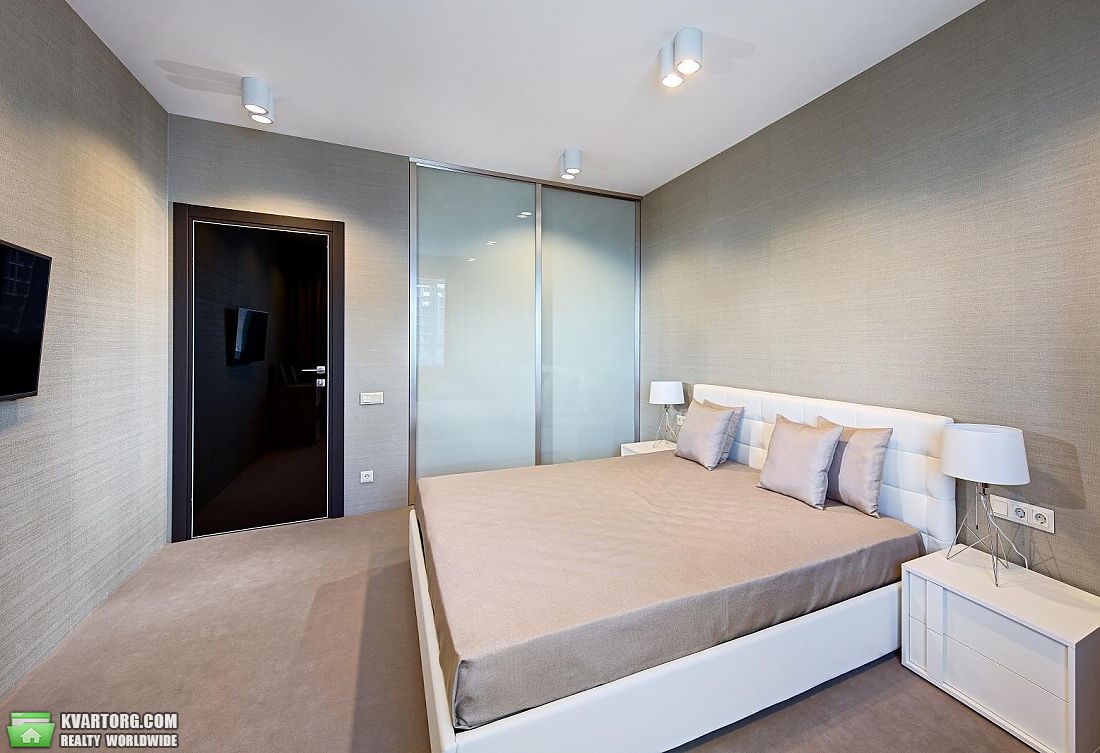 Sell 3-room apartment. Киев,  Драгомирова — photo 8