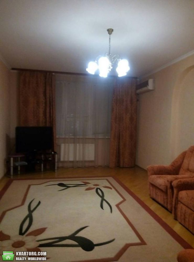 Rent out 2-room apartment. Киев, Раисы Окипной — photo 2