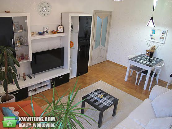 Rent out 2-room apartment. Киев, Регенераторская — photo 1