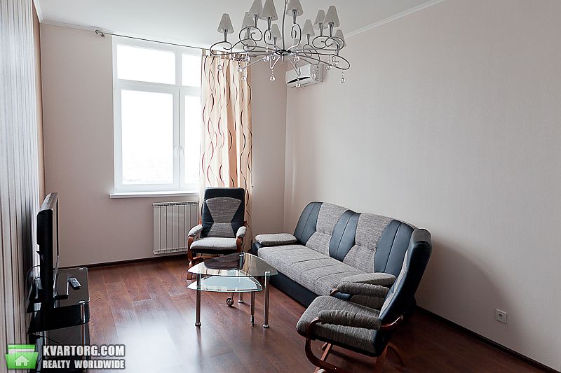 Rent out 2-room apartment. Киев, Героев Сталинграда просп. — photo 1