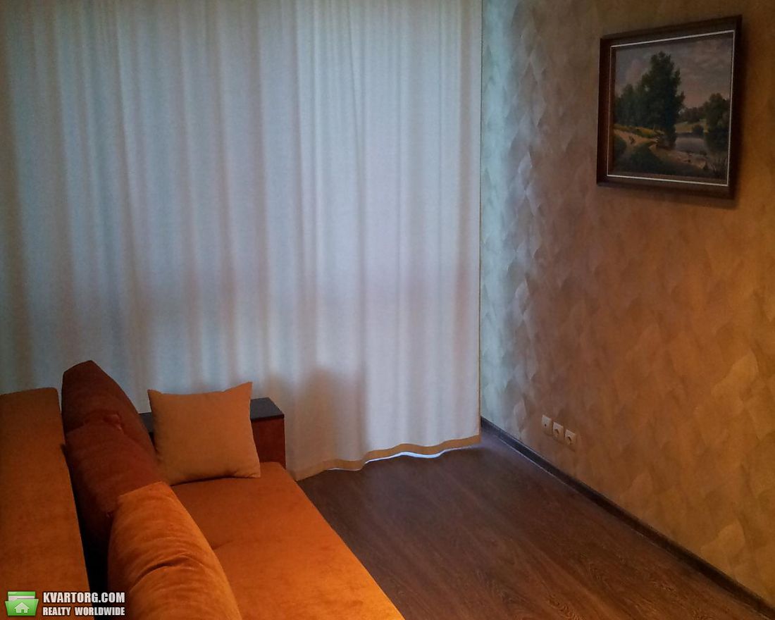 Rent out 2-room apartment. Киев,  Ямская — photo 2